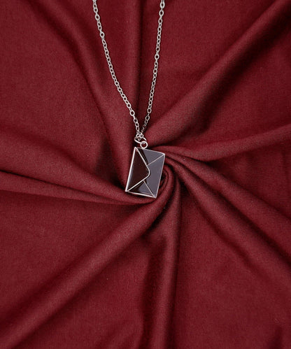 Personalizirana ogrlica s tajnom porukom