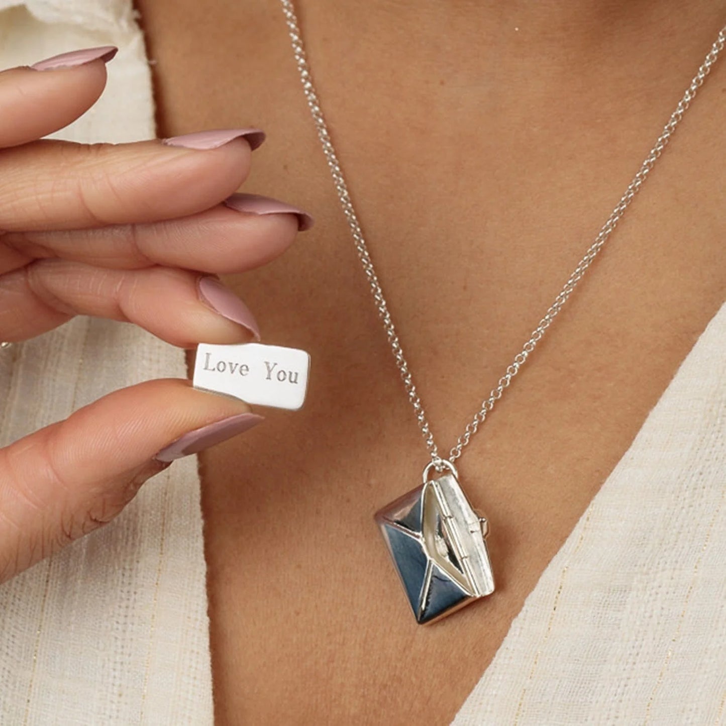 Personalizirana ogrlica s tajnom porukom